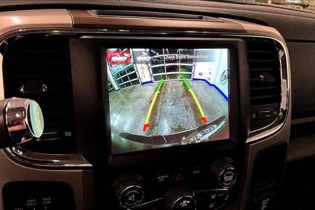 2018 RAM 2500 Laramie Crew Cab 4x4 6'4" Box