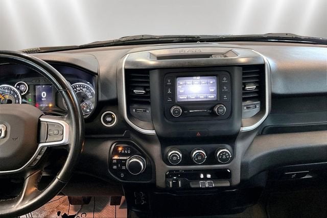 2020 RAM 1500 Big Horn Crew Cab 4x4 5'7" Box