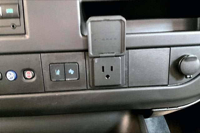 2025 Chevrolet Express Passenger 1LT