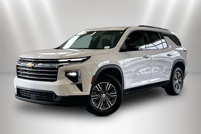 2024 Chevrolet Traverse LT