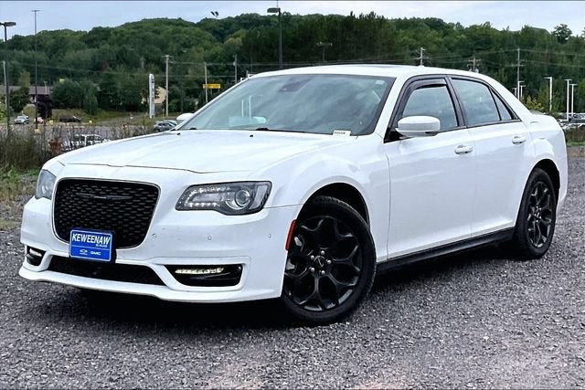 2023 Chrysler 300 Touring L AWD