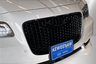 2023 Chrysler 300 Touring L AWD