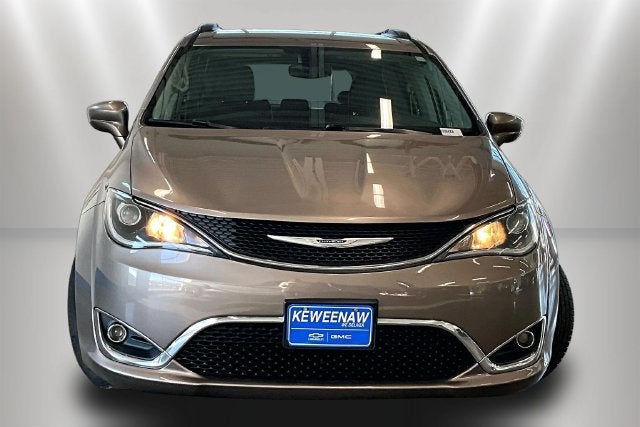 Used 2017 Chrysler Pacifica Touring-L with VIN 2C4RC1BGXHR688962 for sale in Houghton, MI