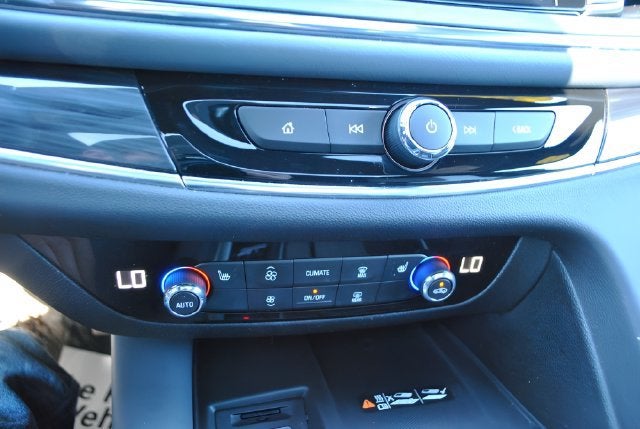 2022 Buick Enclave Essence