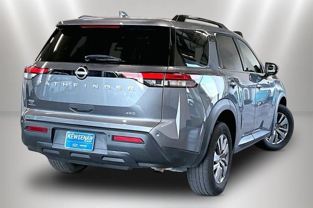 2025 Nissan Pathfinder SV